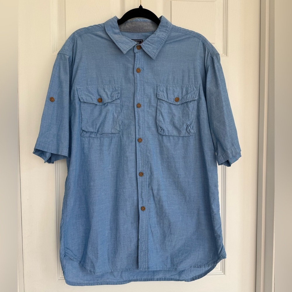Men's Light Blue Casual Button-Down Shirt